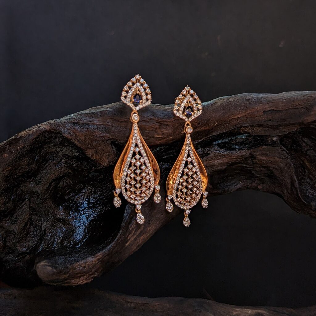 22K Yellow Gold Long Hanging Earring with Chandanhar Pattern | Pachchigar  Jewellers (Ashokbhai)