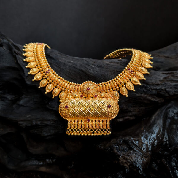 Necklace Antique Mallige Floral Center Cob Ruby