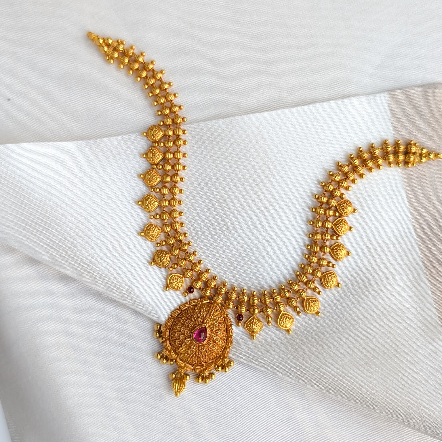 Necklace - Short - Antique Floral Cob Ruby Gold Ball Hanging Necklace - Short - Antique Floral Cob Ruby Gold Ball Hanging