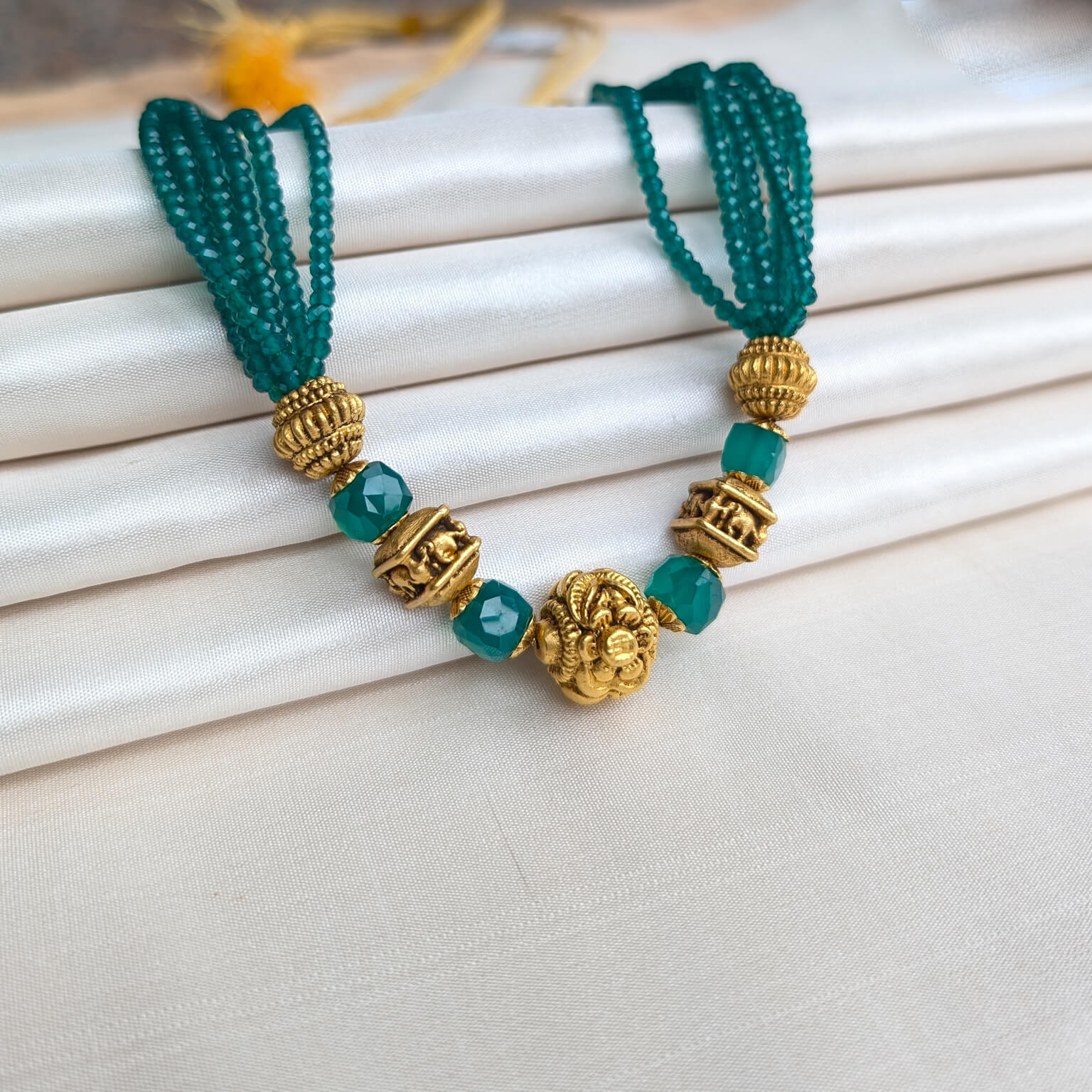 Necklace - Short - Antique EF Ball 6L Teal Green Spinel Bead Necklace - Short - Antique EF Ball 6L Teal Green Spinel Bead