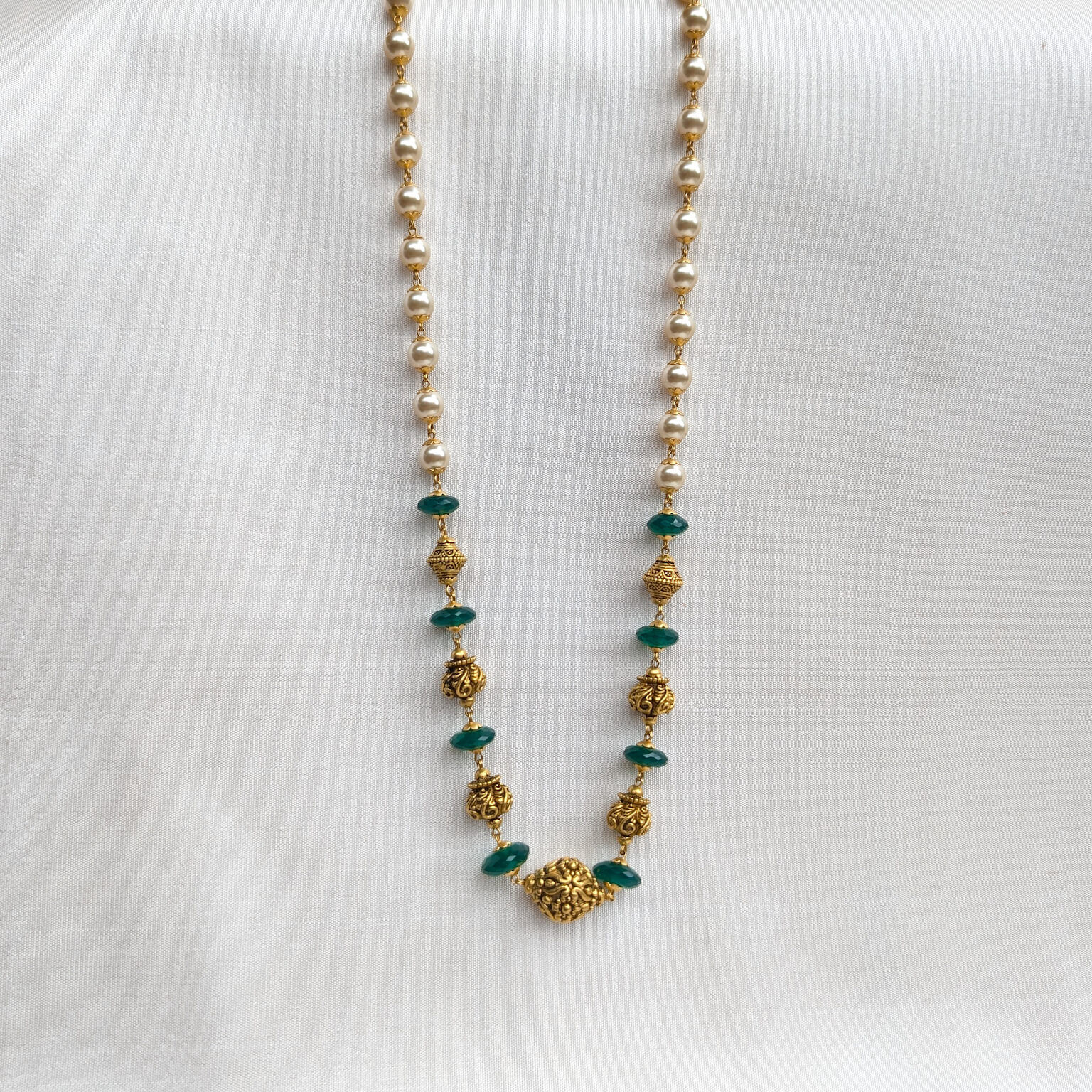 Necklace - Short - Antique EF Ball Green Spinel Pearl Beads Necklace - Short - Antique EF Ball Green Spinel Pearl Beads