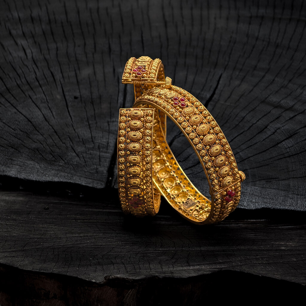 Bangle - Antique EF Cob Ruby with Screw Bangle - Antique EF Cob Ruby with Screw