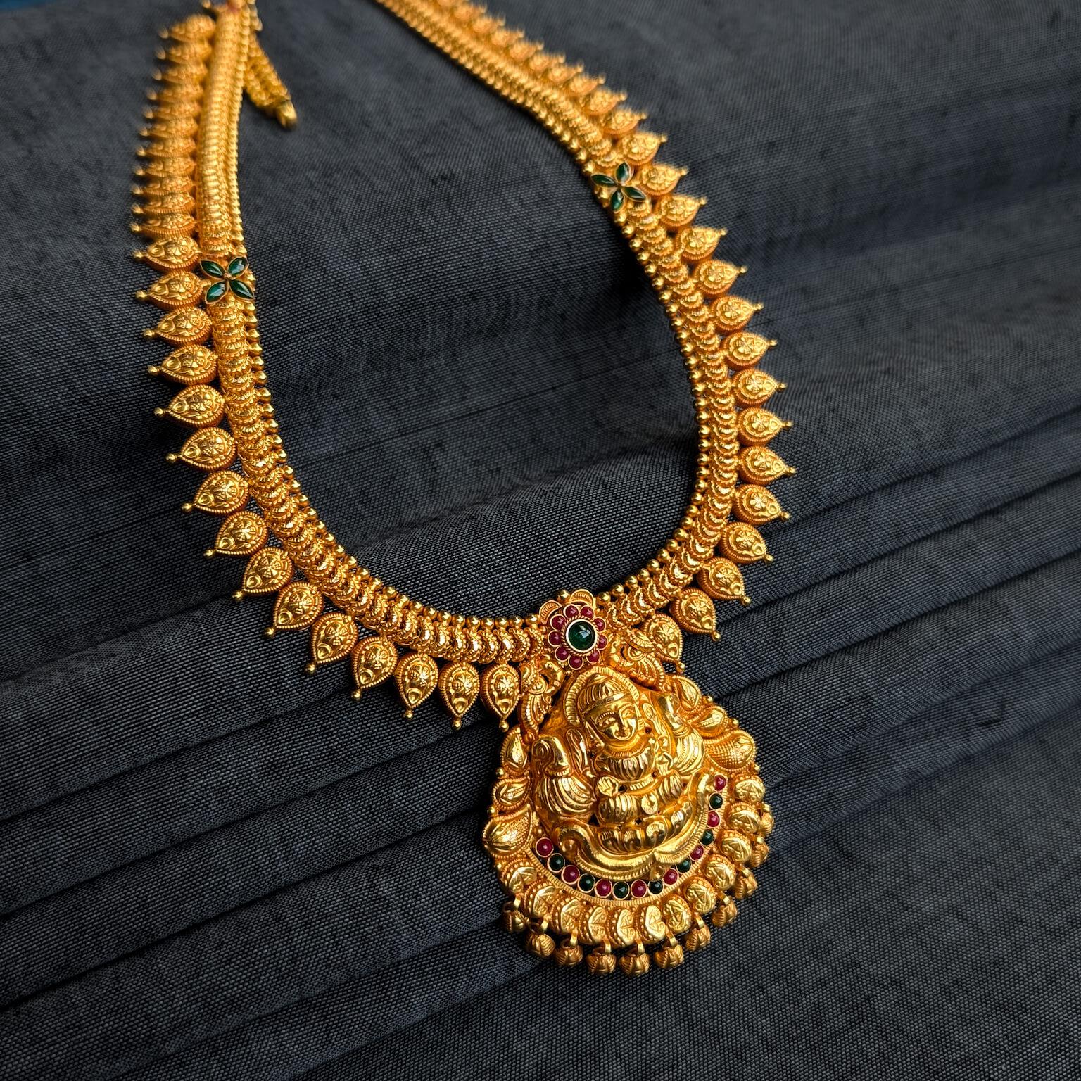 Necklace – Antique Mallige Haram Lakshmi Center Cob R+E