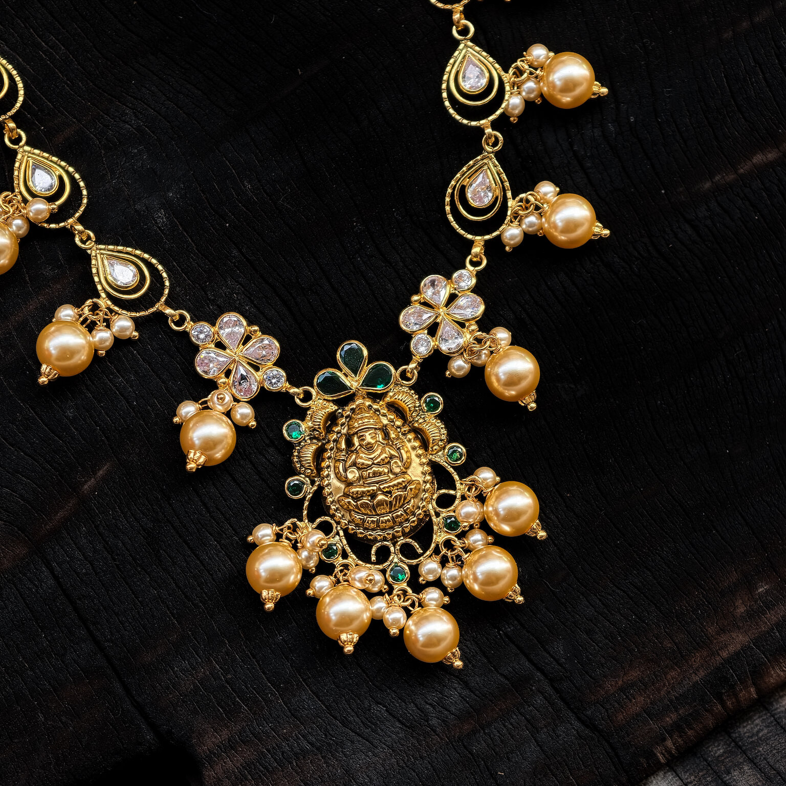 Necklace – Short – Synthetic Polki Colored Stone – Lakshmi